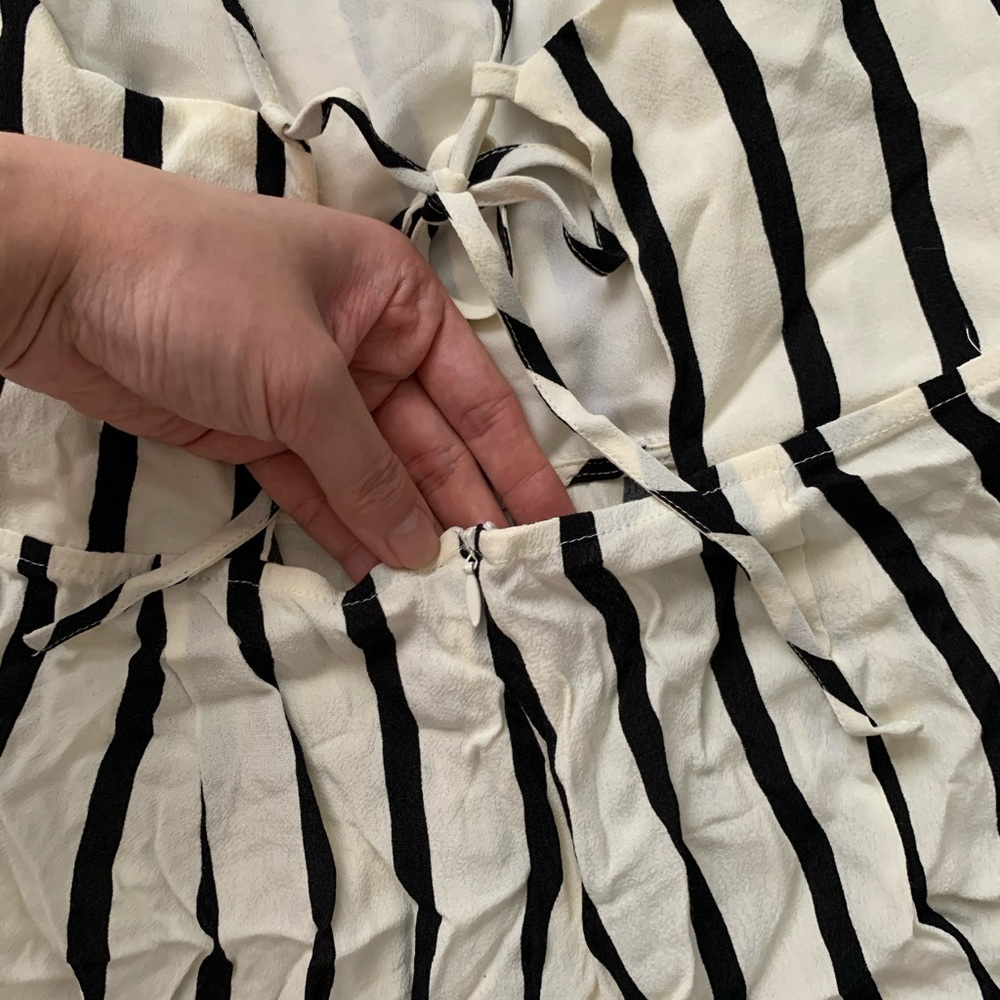 SAVE NWOT Summer jumpsuit - Picture 4 of 4